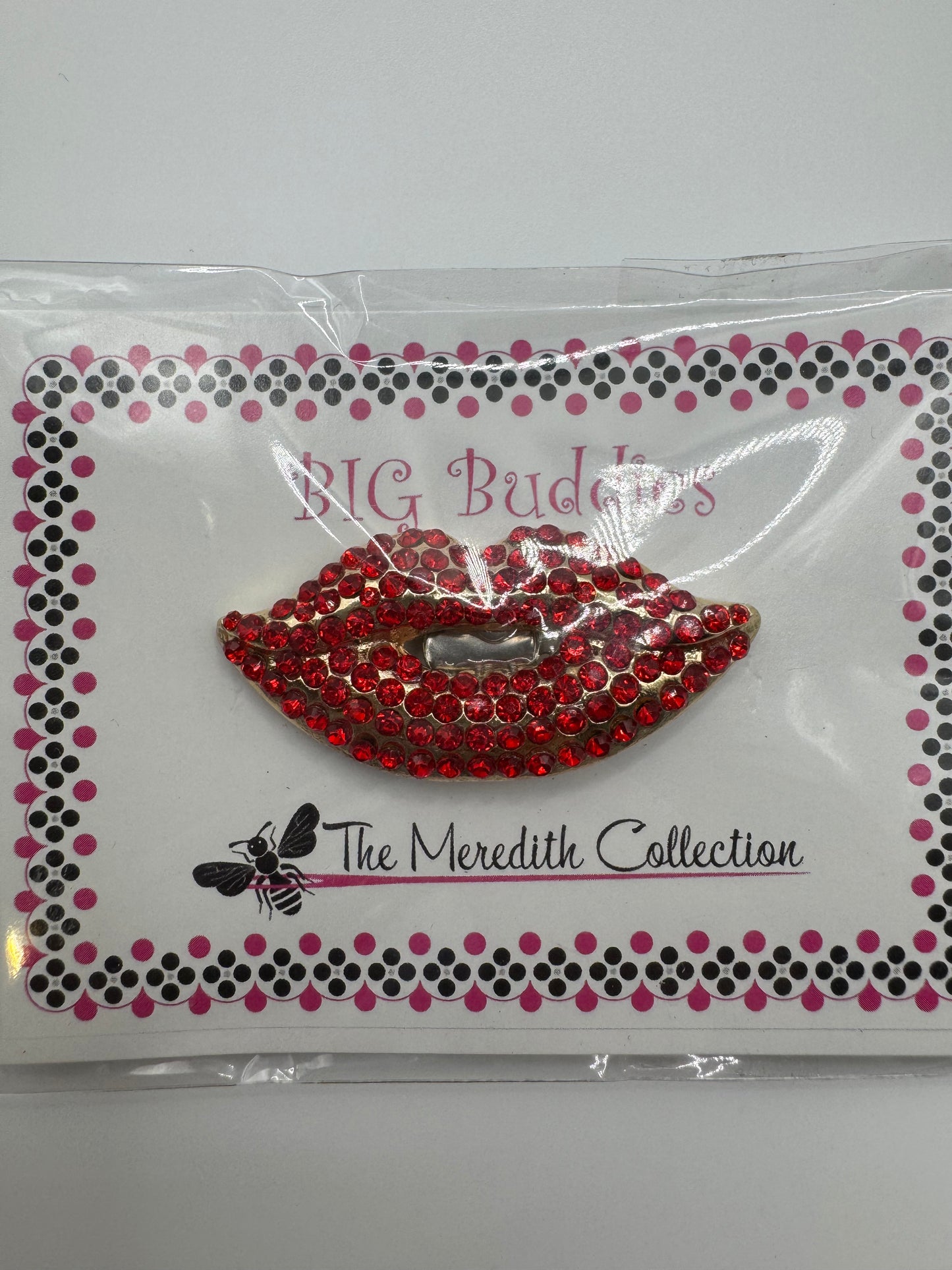 Red Lips Needle Minder
