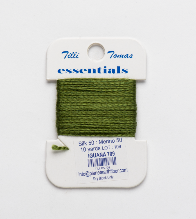 709 Iguana - Essentials