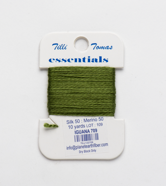 709 Iguana - Essentials